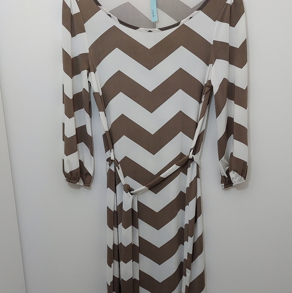Loila Midi Dress Women's Small Chevron Pattern Brown and White Approx Tie - Picture 3 of 9